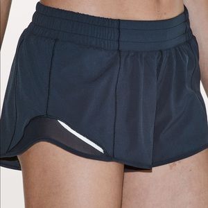 Navy Hotty Hot shorts 2.5’